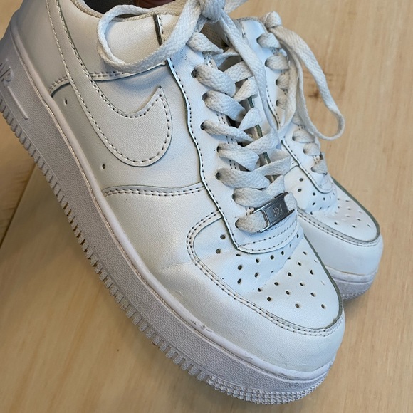 Shoes - White AF1